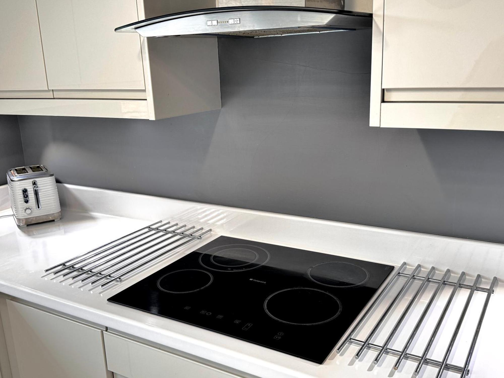 Apartment Victoria With Free Parking スカーバラ エクステリア 写真