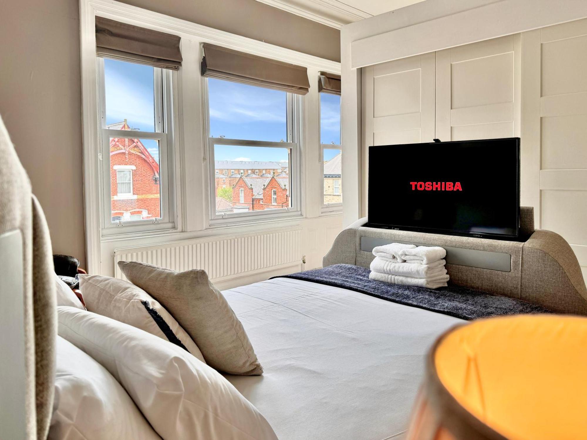 Apartment Victoria With Free Parking スカーバラ エクステリア 写真