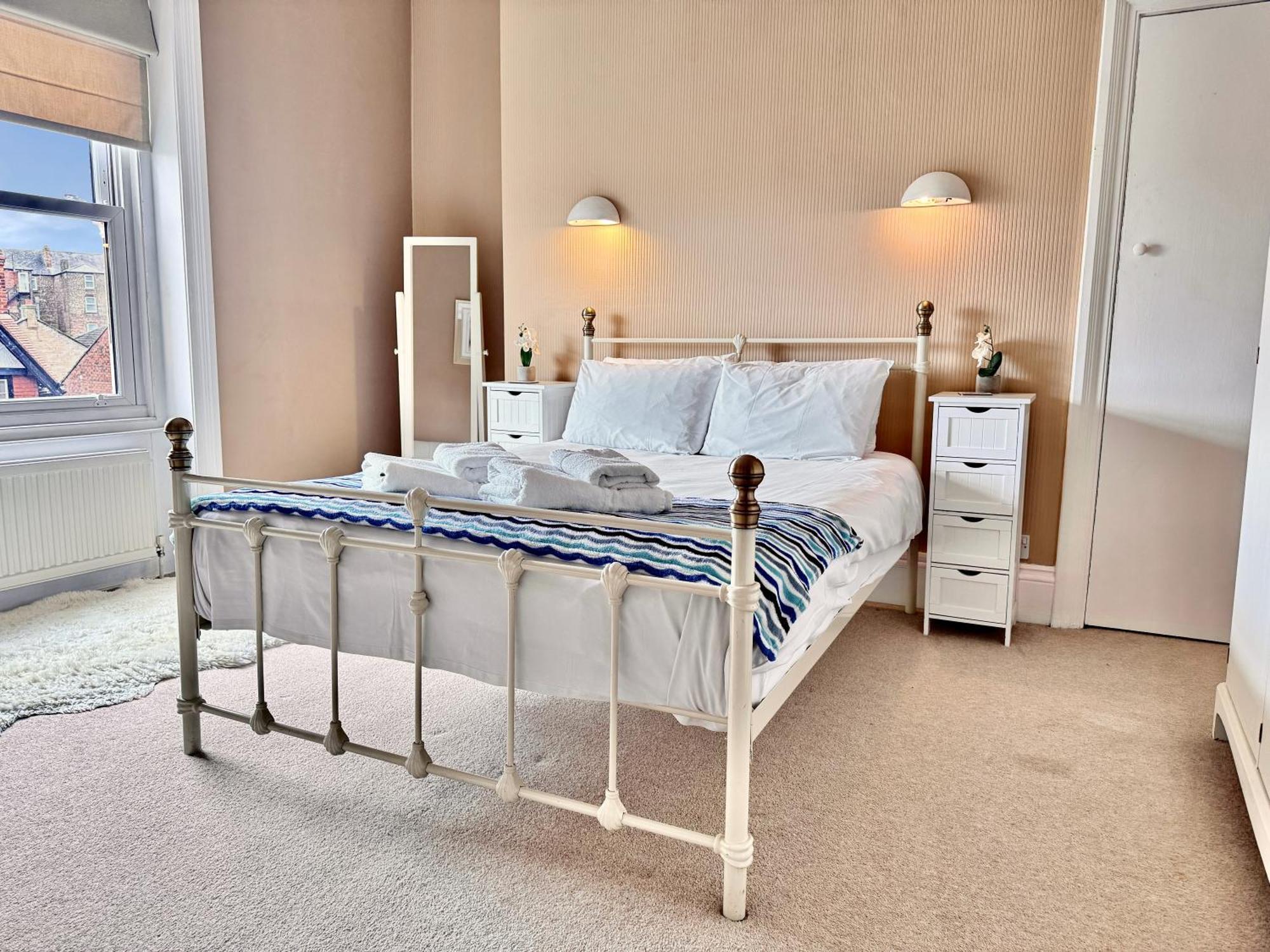 Apartment Victoria With Free Parking スカーバラ エクステリア 写真