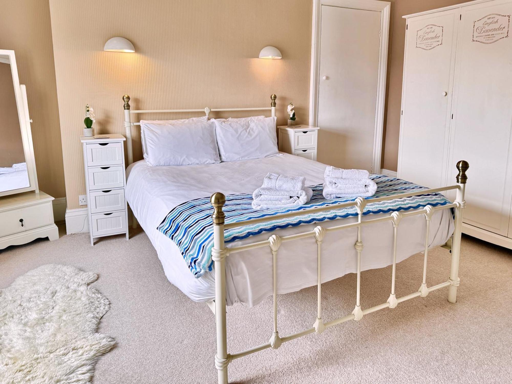 Apartment Victoria With Free Parking スカーバラ エクステリア 写真